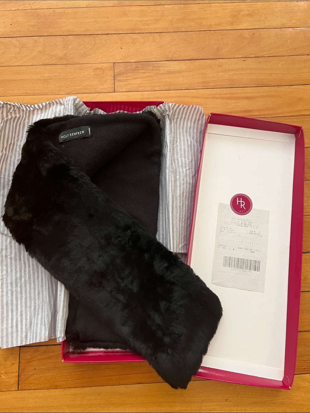 HOLT RENFREW - Black Faux Fur Scarf - Luxurious Winter Accent